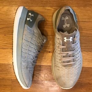 Under Armour Women’s Slingride 2 Size 9.5